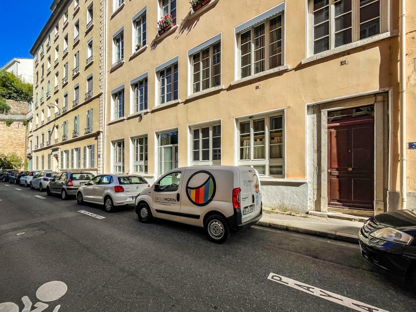 Le Duplex Des Pentes Ail Apartment Lyon Bagian luar foto
